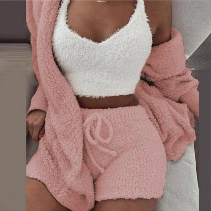 Fluffy Short Pyjama™ | Laat je vriendin het nooit meer koud hebben!